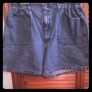🦋🦋GUC - LEE JEAN SHORTS w/elastic waistband 🦋🦋
